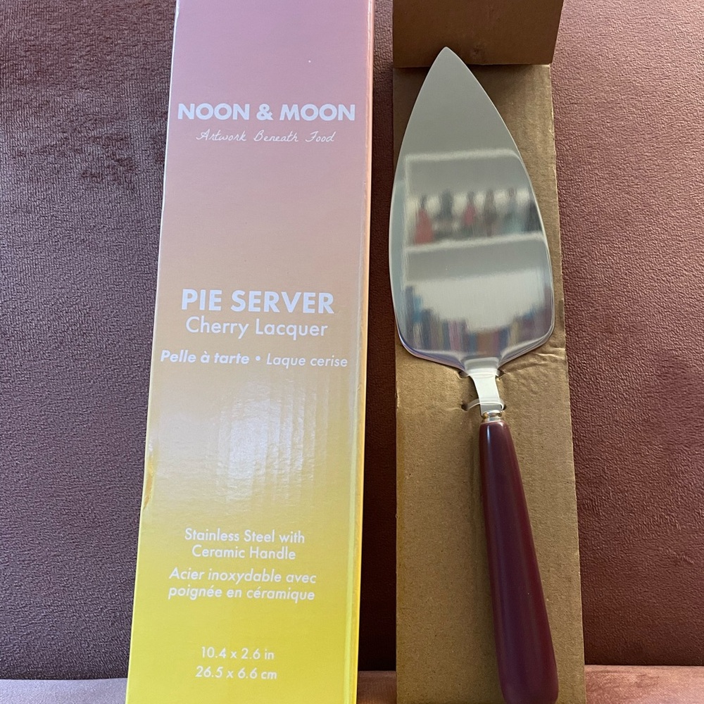 Noon & Moon Cherry Lacquer Pie Server
